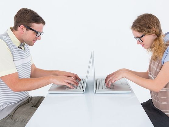 Porównanie popularnych języków programowania dla startupów w 2026 roku